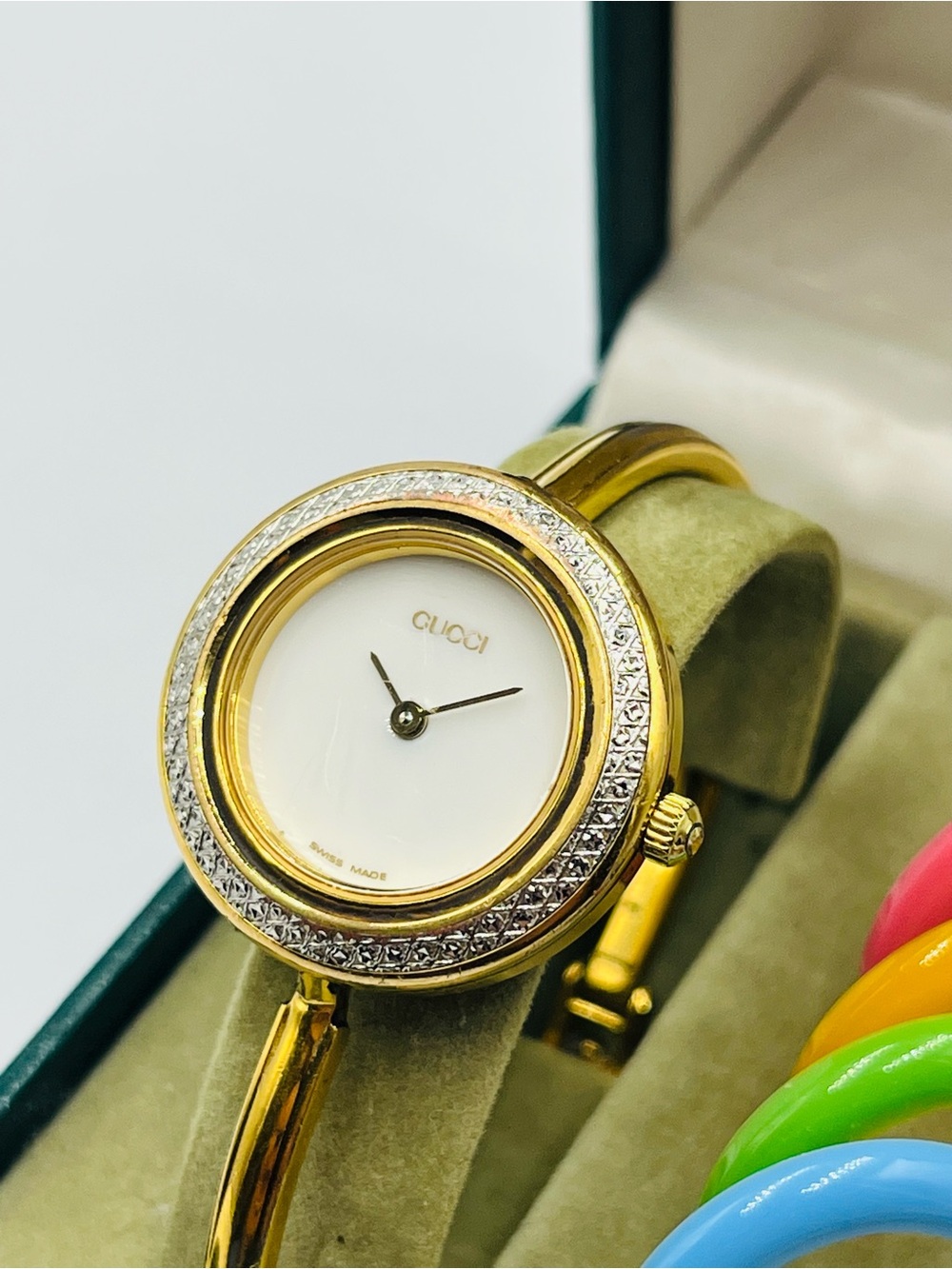 Gucci Gold-tone Ladies Watch with Interchangeable Color Bezels - Picture 4 of 16